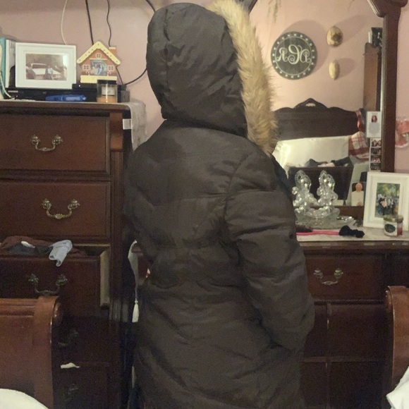 Brown puffer coat - Picture 7 of 7